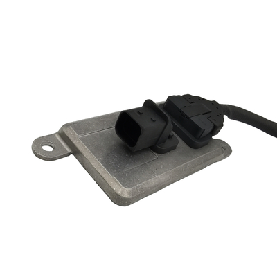 Mercedes Benz Truck Nitrogen Oxid NOx Sensor A0081539928/004  5WK96652B